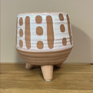 Dot + Dash Tripod Planter